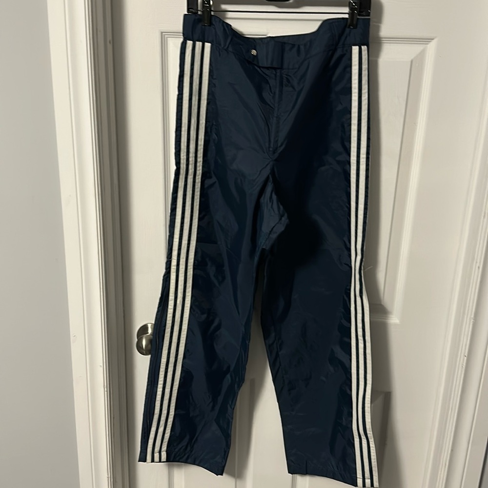 Vintage adidas women’s wind breaker with zipper slits size small 100% Nylon